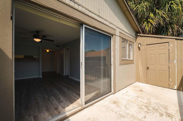 6324 Newtown Cir Unit 24B1, Tampa, FL 33615 - doorway to property with ceiling fan