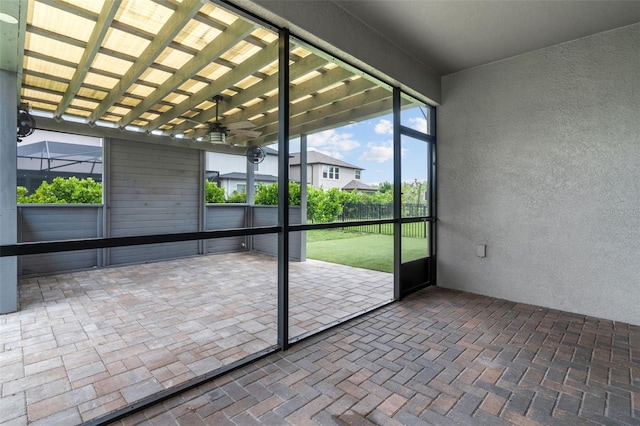 4345 Cadence Loop, Land O Lakes, FL 34638 - unfurnished sunroom featuring ceiling fan