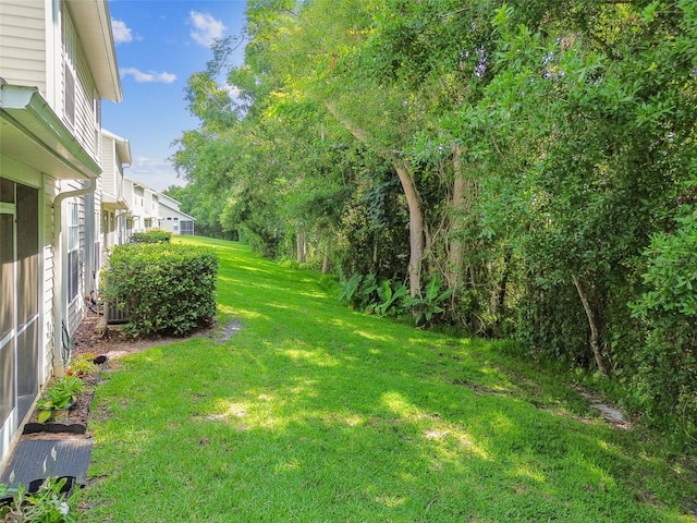 1624 Lullwater Ln, Lutz, FL 33549 - view of grassy yard