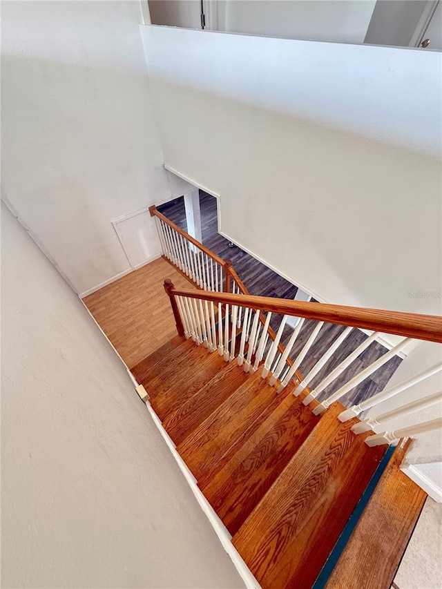 439 Corbett Rd, Lithia, FL 33547 - view of staircase
