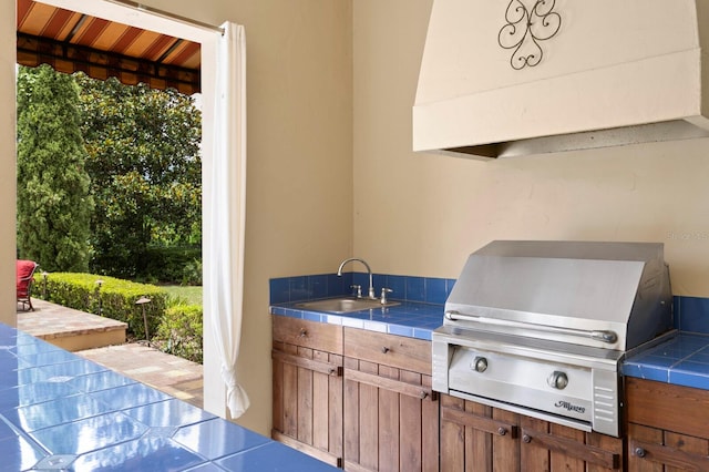 7713 Still Lakes Dr, Odessa, FL 33556 - view of patio with a sink