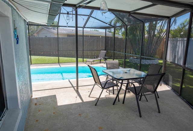 489 Fox Run Trl, Apollo Beach, FL 33572 - view of swimming pool with a fenced backyard, a patio area, and a lanai