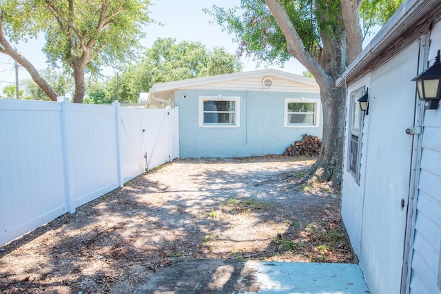 489 Fox Run Trl, Apollo Beach, FL 33572 - view of yard