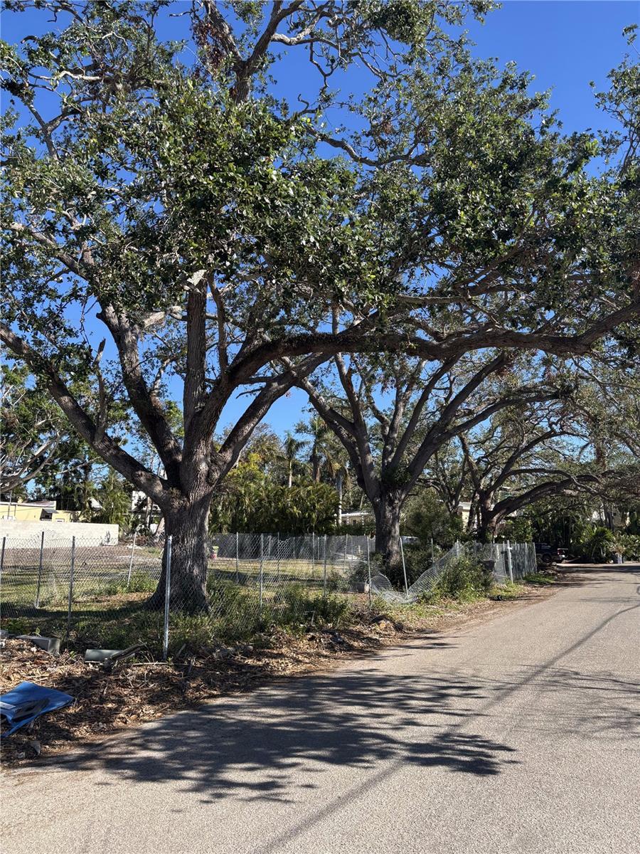 2155 Oriole Dr, Sarasota, FL 34239