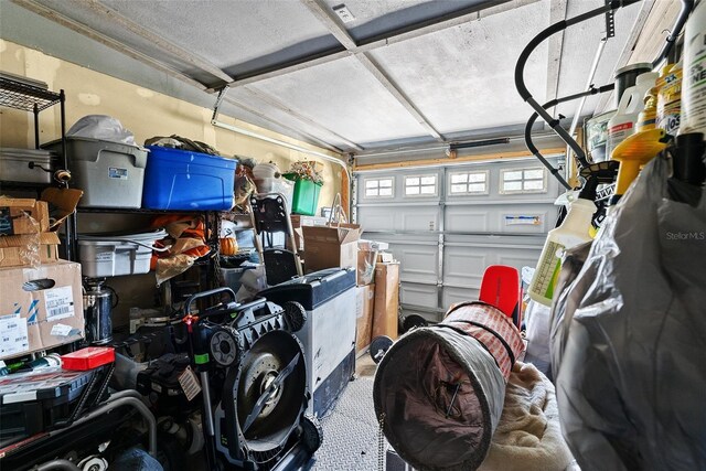 7304 Lakeside Blvd, Tampa, FL 33614 - view of garage