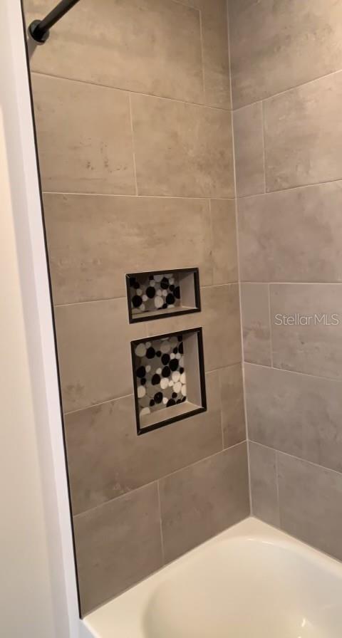 7152 Sandy Ln, Wesley Chapel, FL 33544 - view of full bathroom