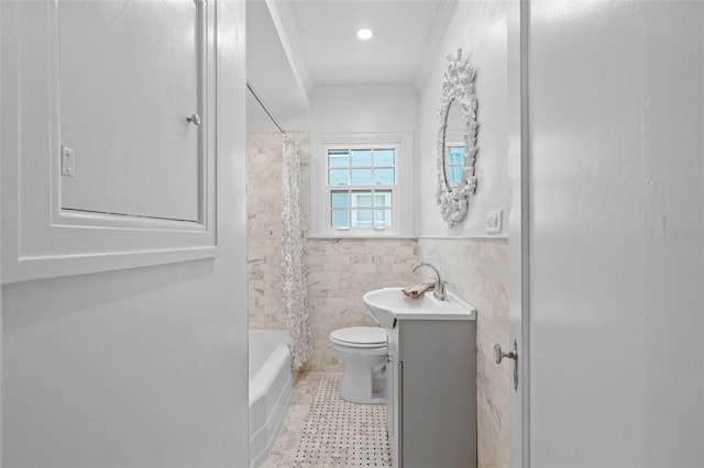 475 28th Ave N, Saint Petersburg, FL 33704 - full bath with vanity, ornamental molding, toilet, tile walls, and shower / bath combination with curtain
