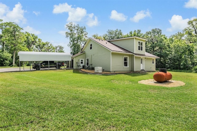 1611 County Road 753s, Webster, FL 33597 - view of side of home with a carport, a yard, and driveway