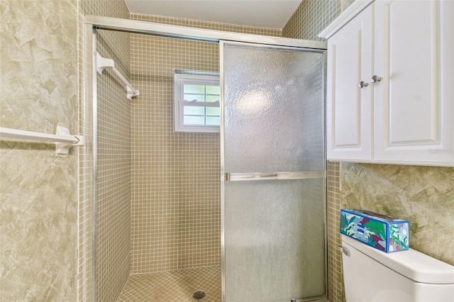 701 Poinsettia Rd Unit 340, Belleair, FL 33756 - full bath featuring a shower stall and toilet
