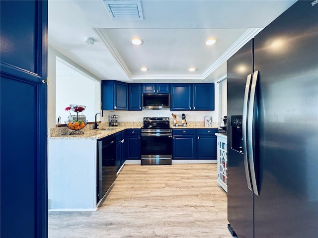 4360 Outrigger Ln, Tampa, FL 33615 - kitchen with stainless steel appliances, a sink, light wood-type flooring, ornamental molding, and blue cabinets