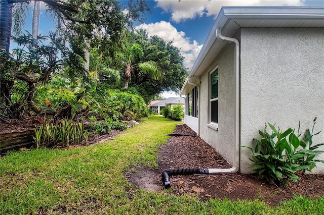 2121 Worthington Greens Dr, Sun City Center, FL 33573 - view of grassy yard