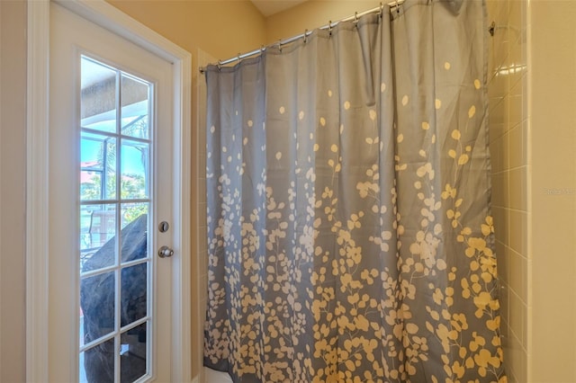 347 Cockle Shell Loop, Apollo Beach, FL 33572 - bathroom with curtained shower