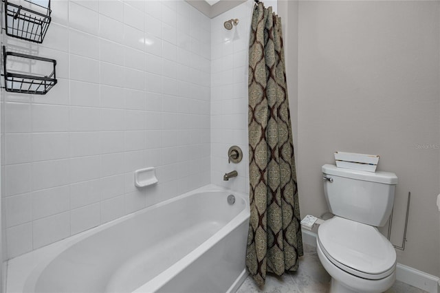 11320 Chilly Water Ct, Riverview, FL 33569 - bathroom featuring baseboards, shower / bath combination with curtain, and toilet