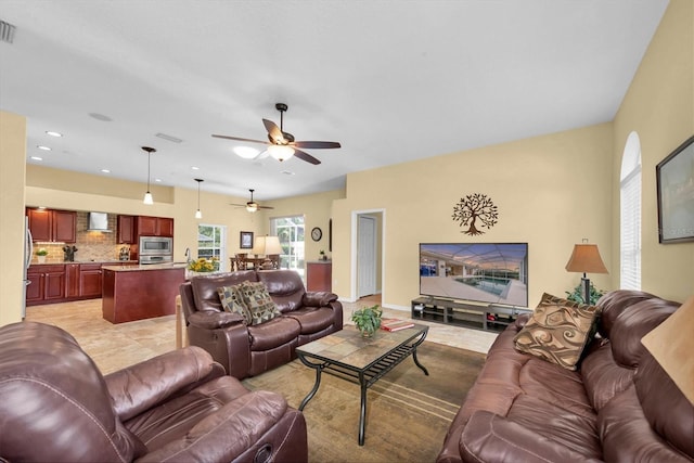 137 Woodcreek Dr E, Safety Harbor, FL 34695 - photo 18