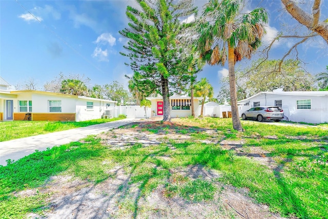 112 11th Ave, Indian Rocks Beach, FL 33785 - view of yard with driveway