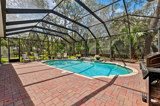 16039 Ternglade Dr, Lithia, FL 33547 - swimming pool featuring a patio and a lanai