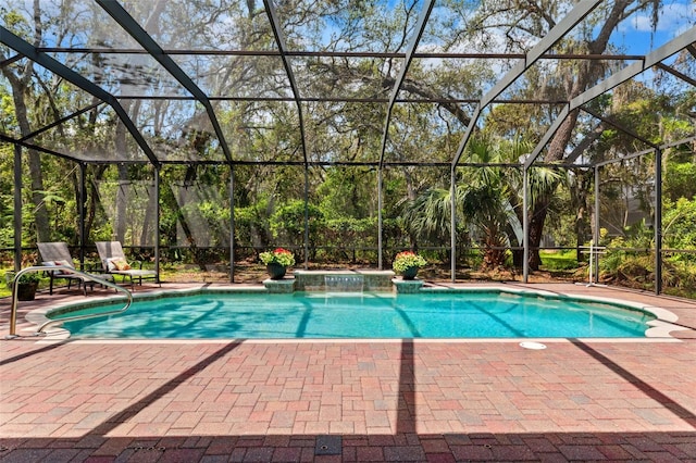 16039 Ternglade Dr, Lithia, FL 33547 - swimming pool featuring a patio and a lanai