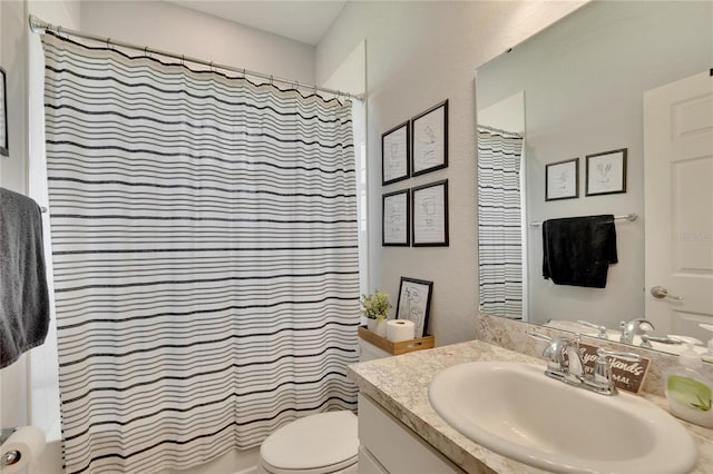 4435 Devinshire Fields Loop, Plant City, FL 33567 - full bathroom featuring vanity and toilet