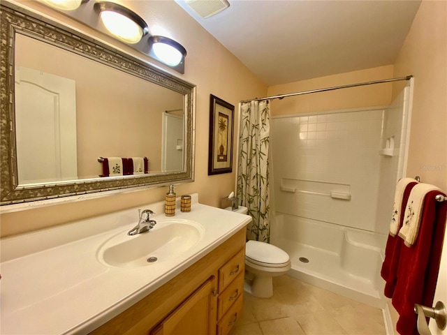 4808 Jewell Ter, Palm Harbor, FL 34685 - full bath with toilet, vanity, tile patterned floors, and a shower with shower curtain