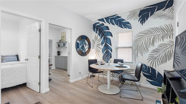 1615 28th Ave N, Saint Petersburg, FL 33713 - dining area featuring light wood finished floors and baseboards