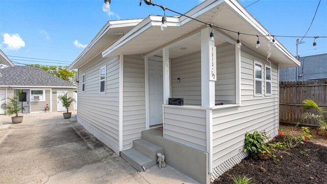 1615 28th Ave N, Saint Petersburg, FL 33713 - view of front of home with an outbuilding