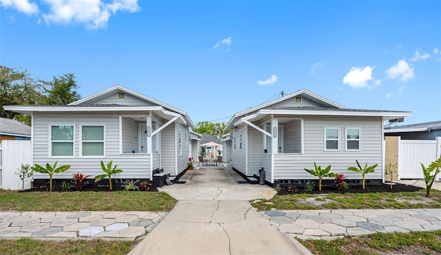 1615 28th Ave N, Saint Petersburg, FL 33713 - view of front facade featuring driveway