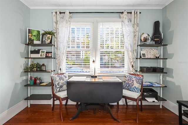 634 6th St N, Saint Petersburg, FL 33701 - living area featuring ornamental molding, baseboards, wood finished floors, and an office area