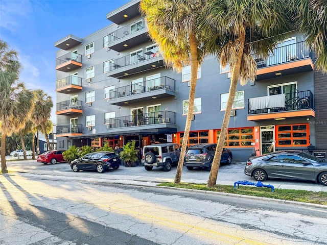 634 6th St N, Saint Petersburg, FL 33701 - view of apartment building / complex