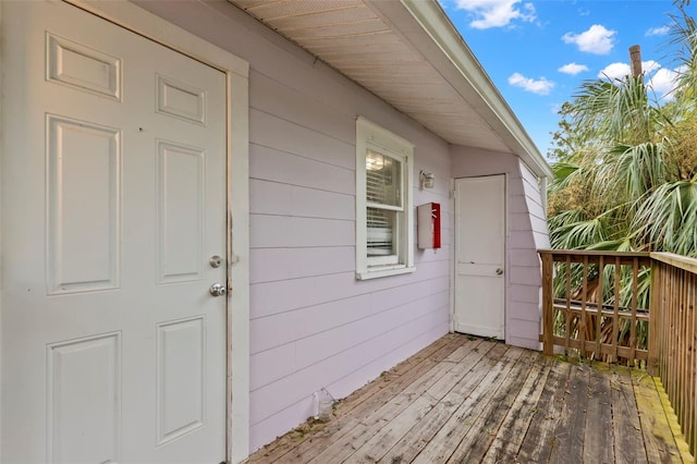 1115 Highland St N, Saint Petersburg, FL 33701 - view of wooden deck