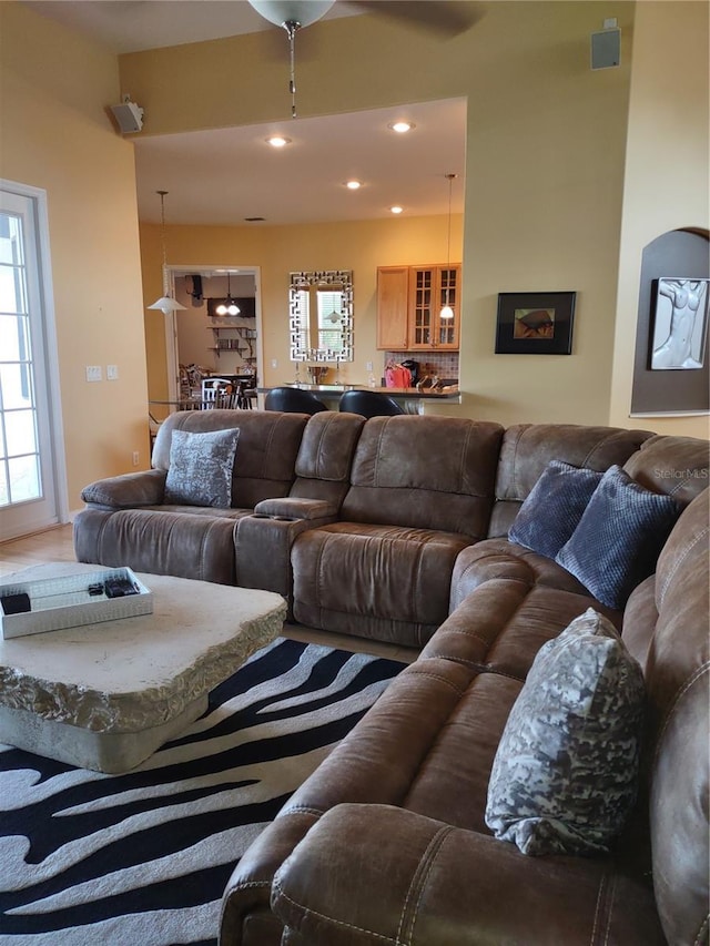 6615 Vanda Ln, Land O Lakes, FL 34637 - living room featuring recessed lighting