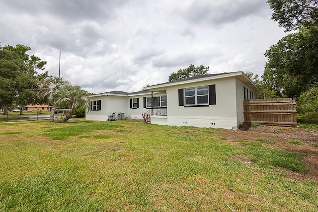 1816 W Lake Parker Dr, Lakeland, FL 33805 - back of house featuring crawl space