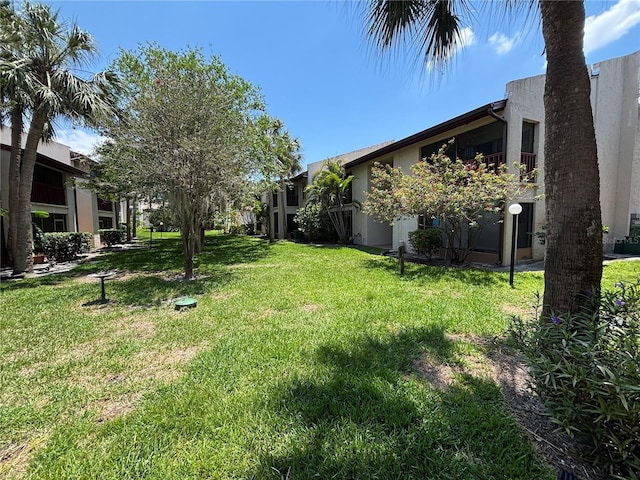 3814 N Lake Dr Unit 65, Tampa, FL 33614 - view of green lawn