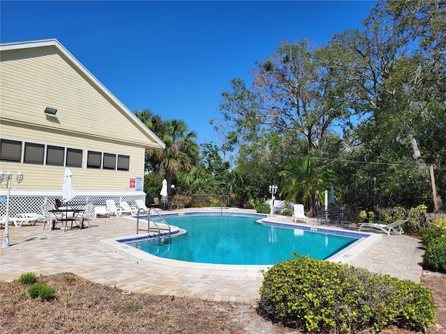 1500 Sunset Rd Unit C10, Tarpon Springs, FL 34689 - community pool with a patio