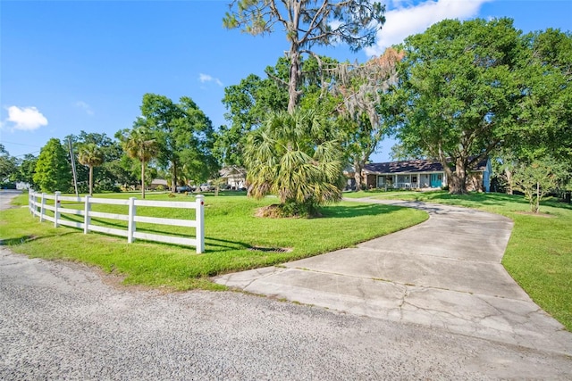 11109 Winn Rd, Riverview, FL 33569 - view of front of property featuring concrete driveway