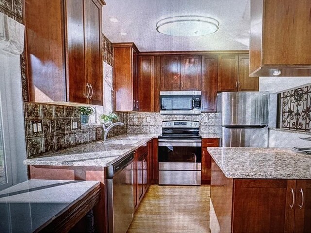 910 Robinson Dr N, Saint Petersburg, FL 33710 - photo 6
