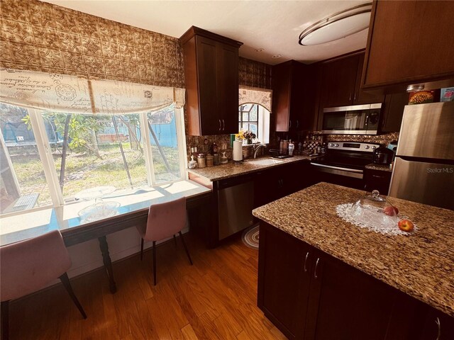 910 Robinson Dr N, Saint Petersburg, FL 33710 - photo 7