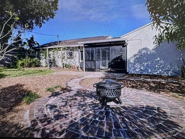 910 Robinson Dr N, Saint Petersburg, FL 33710 - photo 14