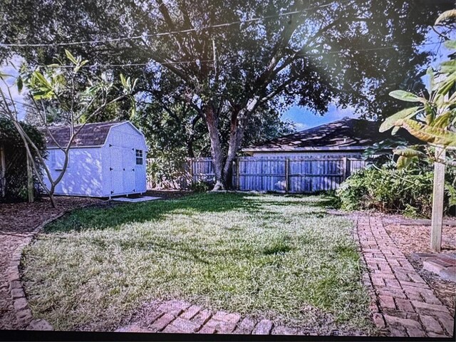 910 Robinson Dr N, Saint Petersburg, FL 33710 - photo 16
