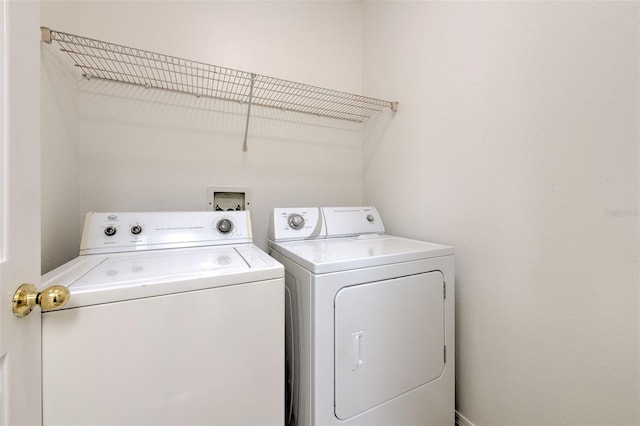 13025 Sanctuary Cove Dr Unit 301, Temple Terrace, FL 33637 - laundry room featuring washing machine and clothes dryer