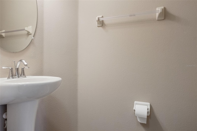 10808 Whitecap Dr, Riverview, FL 33579 - bathroom featuring a sink