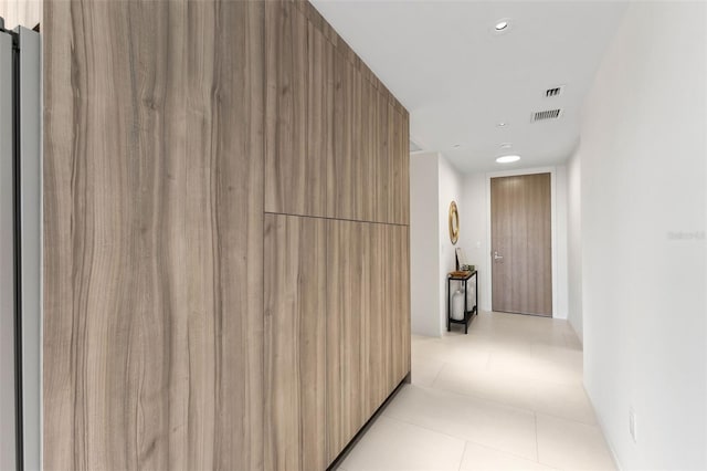 1020 Sunset Point Rd Unit 410, Clearwater, FL 33756 - hall featuring recessed lighting