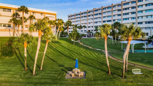100 Bluff View Dr Unit 514C, Belleair Bluffs, FL 33770 - view of home's community with a yard