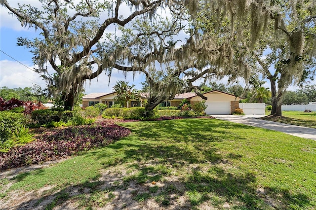 708 Westwood Cir, Brandon, FL 33511 - single story home featuring driveway
