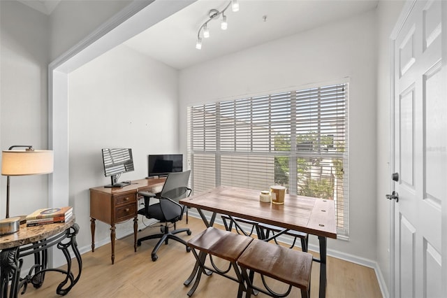 800 S Dakota Ave Unit 337, Tampa, FL 33606 - office space featuring light wood-type flooring and baseboards