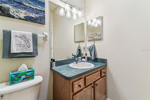 10306 Shalimar Wood Dr, Thonotosassa, FL 33592 - bathroom with vanity and toilet