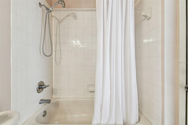10306 Shalimar Wood Dr, Thonotosassa, FL 33592 - full bath featuring shower / bath combo