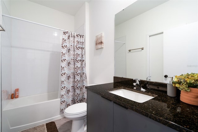 3428 Tranquil Trl, Kissimmee, FL 34747 - full bathroom featuring vanity, toilet, and shower / bath combination with curtain