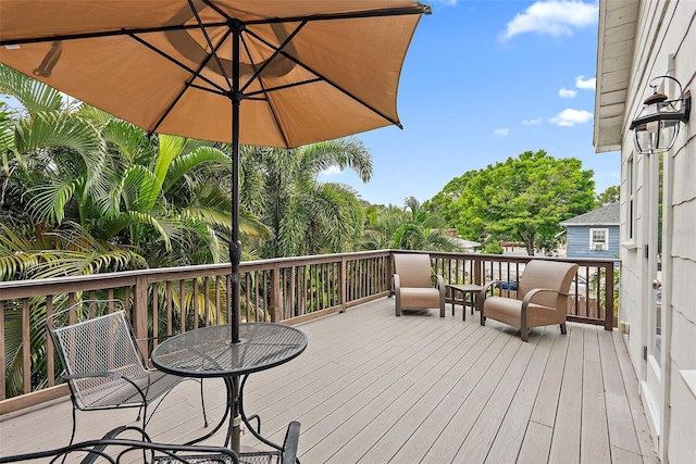1211 14th St N, Saint Petersburg, FL 33705 - view of wooden deck