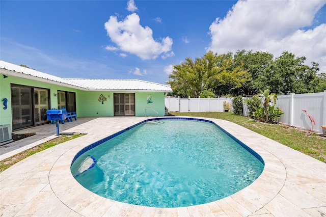 1022 Greenbriar Dr, Brandon, FL 33511 - view of pool featuring a patio area and a fenced backyard