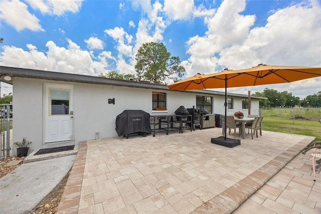 3217 Mott Rd, Dover, FL 33527 - view of patio / terrace with outdoor dining area and area for grilling
